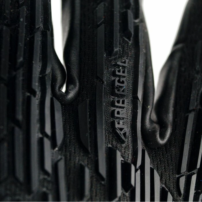 Reusch Attrakt Freegel Infinity Black 7 Reusch Attrakt Freegel Infinity Black – Bild 5