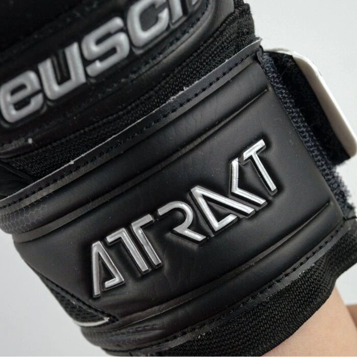 Reusch Attrakt Freegel Infinity Black 10 Reusch Attrakt Freegel Infinity Black – Bild 8